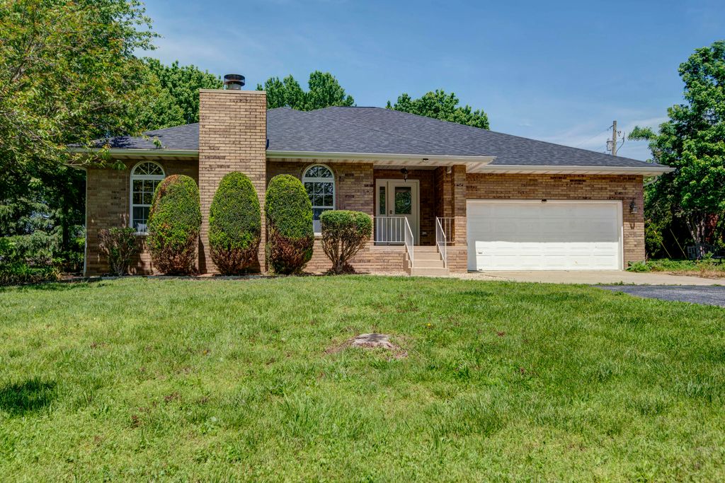 5277 E Farm Road 194, Rogersville, MO 65742