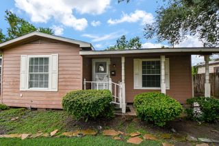 7006 England Street, Houston, TX 77021