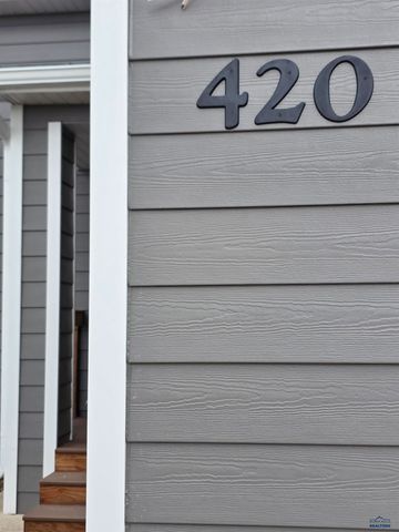 420 NIGHTHAWK DR, Box Elder, SD 57719