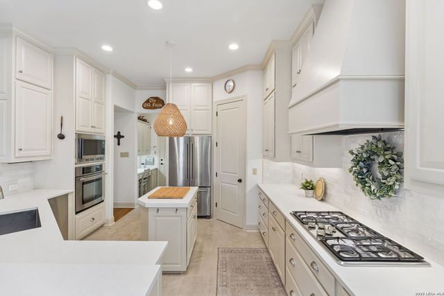 252 WELL SPGS, Boerne, TX 78006
