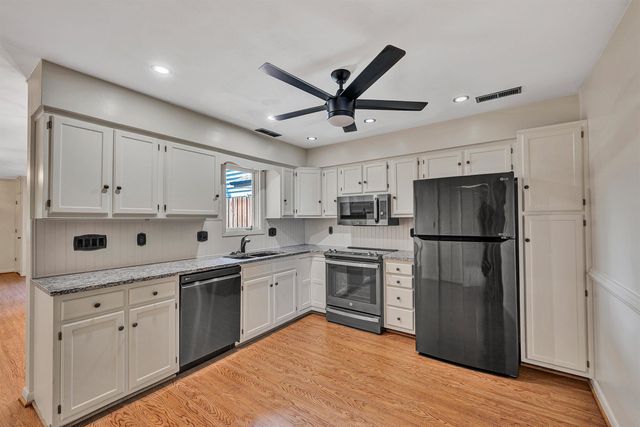 407 Windward DR, Roanoke, VA 24018