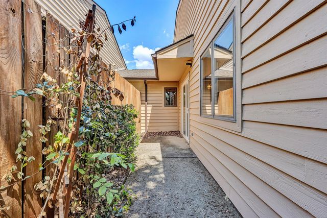 407 Windward DR, Roanoke, VA 24018