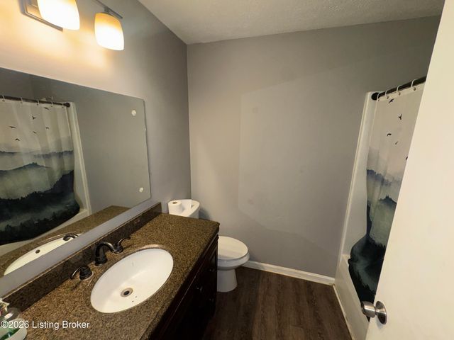 2666 Lake Rd, Radcliff, KY 40160