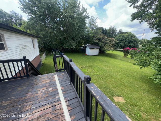 2666 Lake Rd, Radcliff, KY 40160