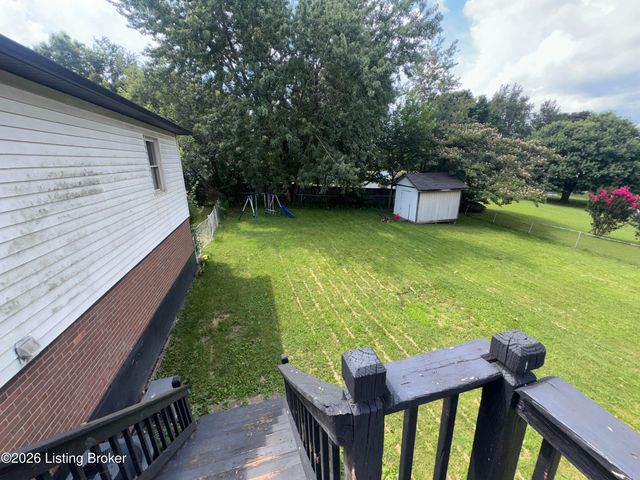 2666 Lake Rd, Radcliff, KY 40160