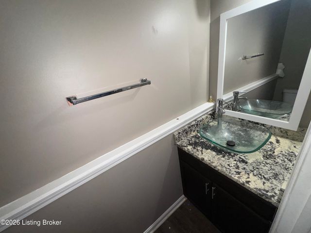 2666 Lake Rd, Radcliff, KY 40160