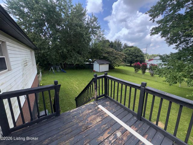 2666 Lake Rd, Radcliff, KY 40160