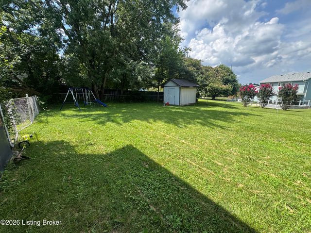 2666 Lake Rd, Radcliff, KY 40160