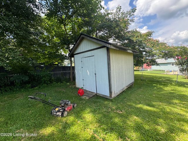 2666 Lake Rd, Radcliff, KY 40160