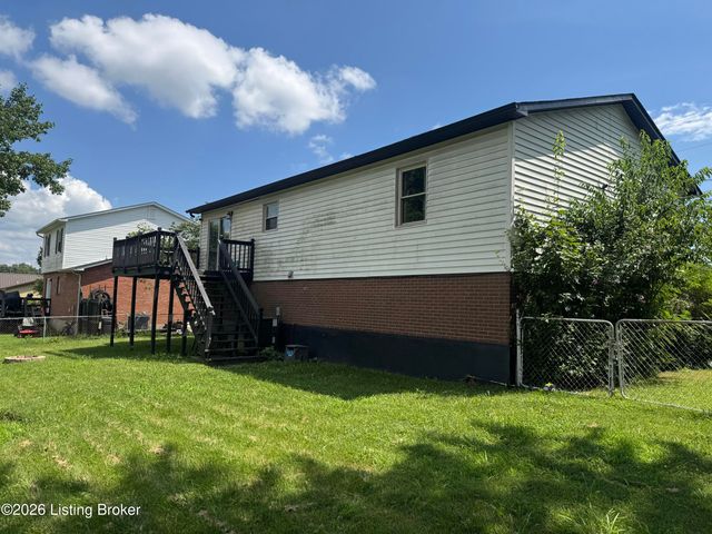 2666 Lake Rd, Radcliff, KY 40160