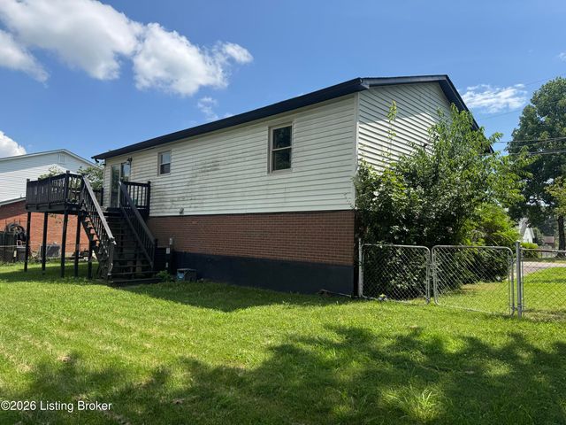 2666 Lake Rd, Radcliff, KY 40160