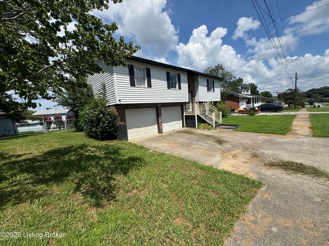 2666 Lake Rd, Radcliff, KY 40160