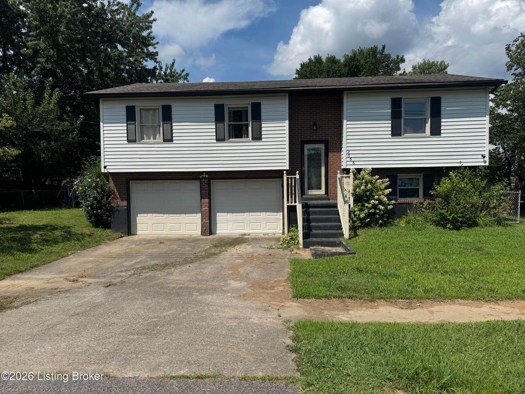 2666 Lake Rd, Radcliff, KY 40160