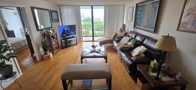 5600 N Flagler Drive 801, West Palm Beach, FL 33407