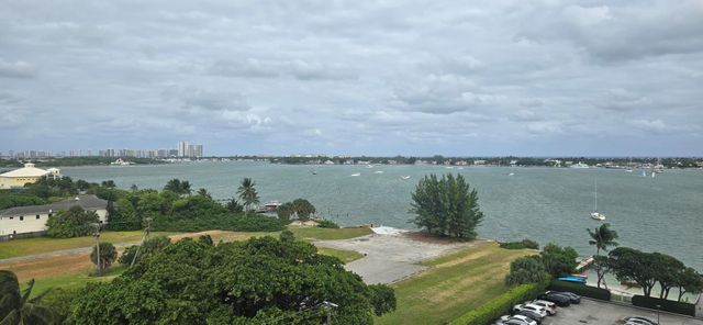 5600 N Flagler Drive 801, West Palm Beach, FL 33407