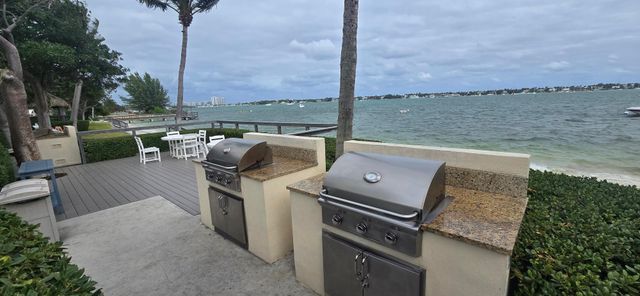 5600 N Flagler Drive 801, West Palm Beach, FL 33407