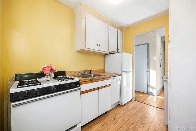 99-63 66th Avenue B18, Rego Park, NY 11374