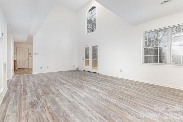 570 29th Avenue Drive NW, Hickory, NC 28601