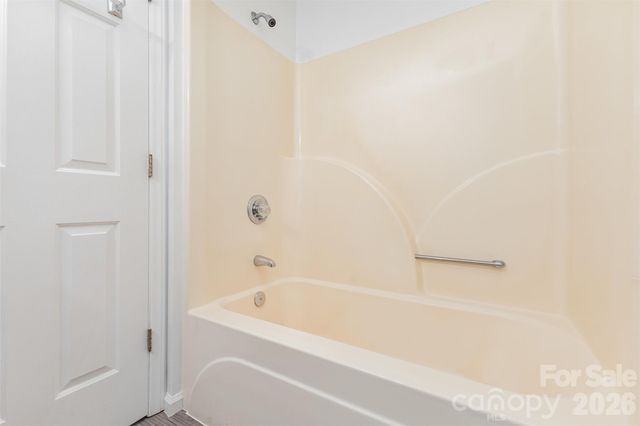 570 29th Avenue Drive NW, Hickory, NC 28601