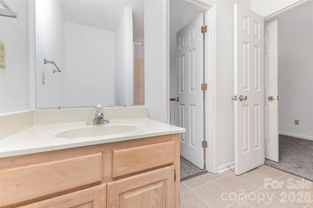 570 29th Avenue Drive NW, Hickory, NC 28601