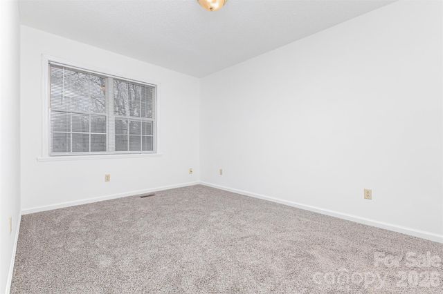 570 29th Avenue Drive NW, Hickory, NC 28601