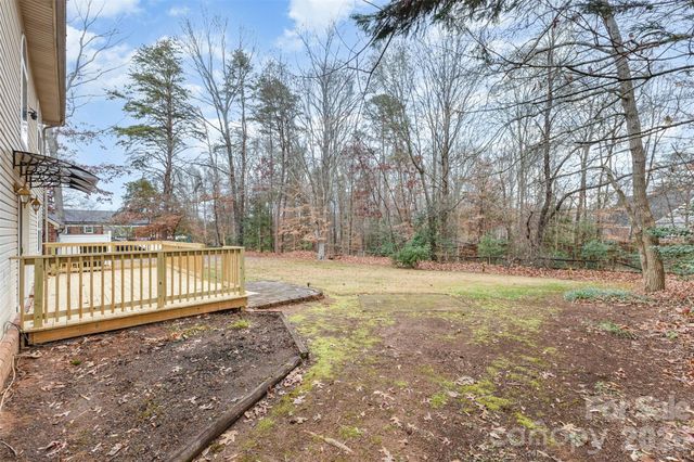 570 29th Avenue Drive NW, Hickory, NC 28601