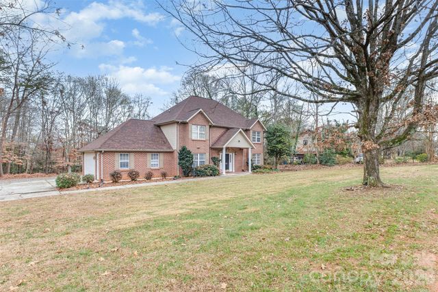 570 29th Avenue Drive NW, Hickory, NC 28601