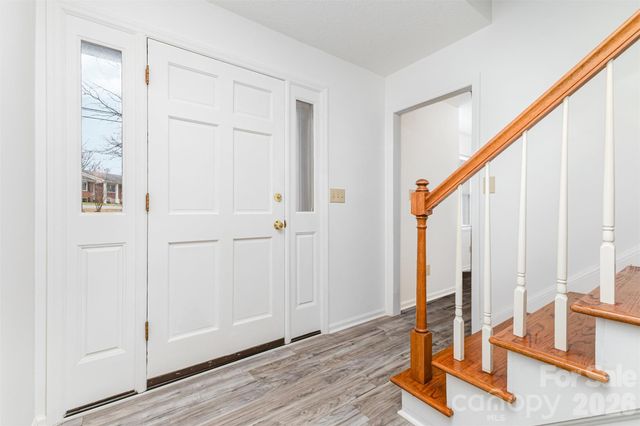 570 29th Avenue Drive NW, Hickory, NC 28601
