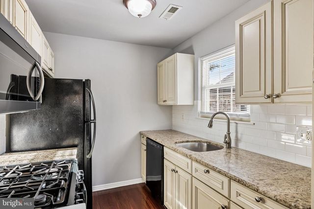 321 TAVISTOCK RD, Cherry Hill, NJ 08034