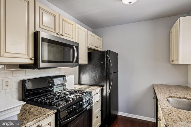 321 TAVISTOCK RD, Cherry Hill, NJ 08034