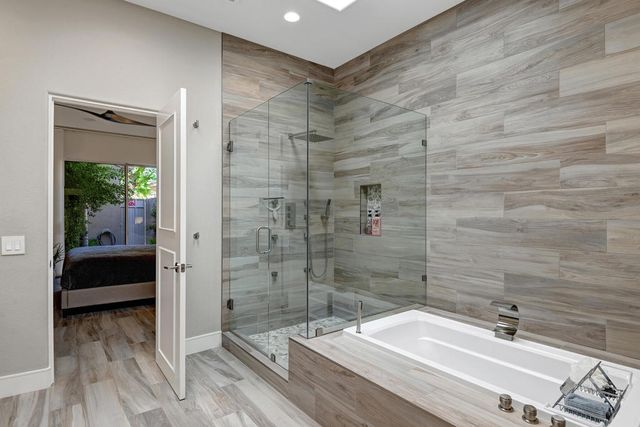 440 Desert Holly Drive, Palm Desert, CA 92211