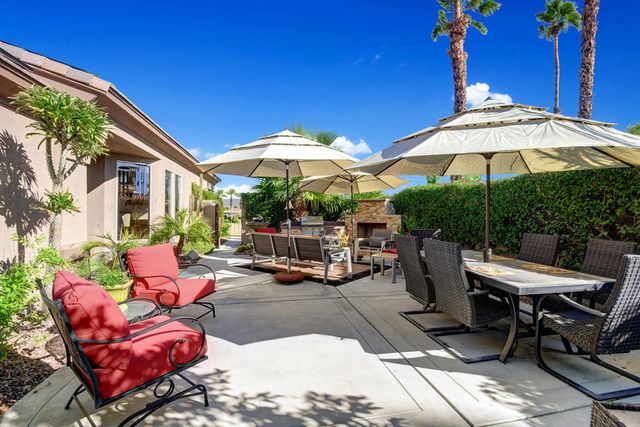 440 Desert Holly Drive, Palm Desert, CA 92211
