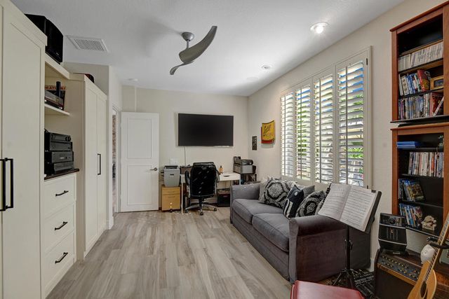 440 Desert Holly Drive, Palm Desert, CA 92211