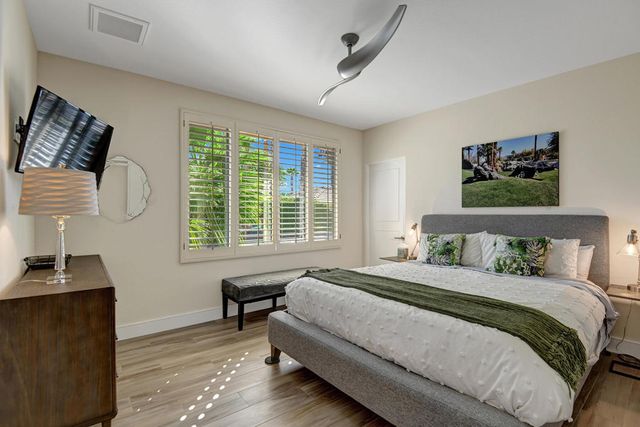 440 Desert Holly Drive, Palm Desert, CA 92211