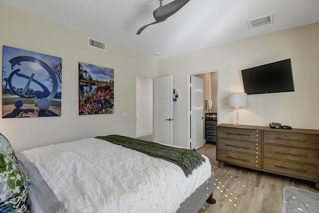 440 Desert Holly Drive, Palm Desert, CA 92211