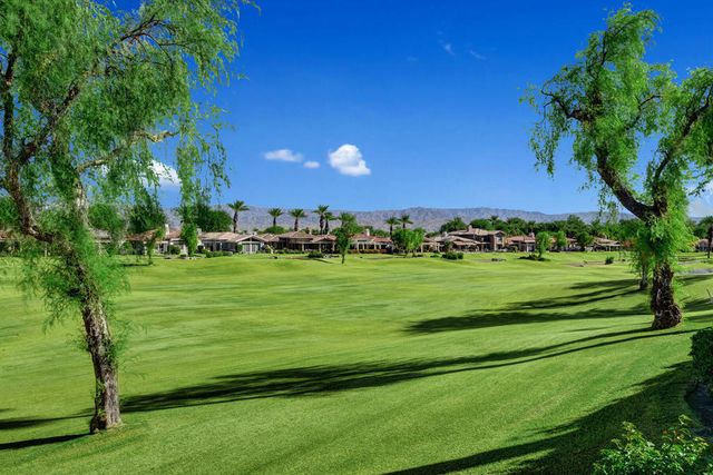 440 Desert Holly Drive, Palm Desert, CA 92211