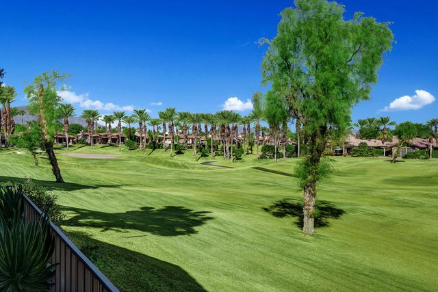 440 Desert Holly Drive, Palm Desert, CA 92211