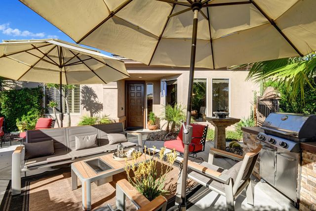440 Desert Holly Drive, Palm Desert, CA 92211