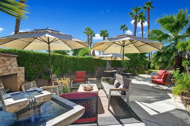 440 Desert Holly Drive, Palm Desert, CA 92211