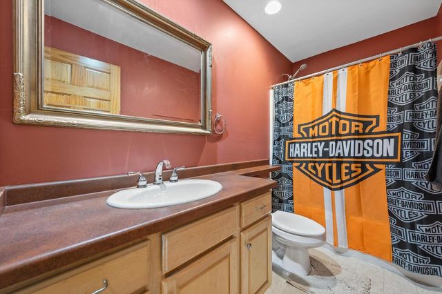 W143N9702 Amber DRIVE, Germantown, WI 53022