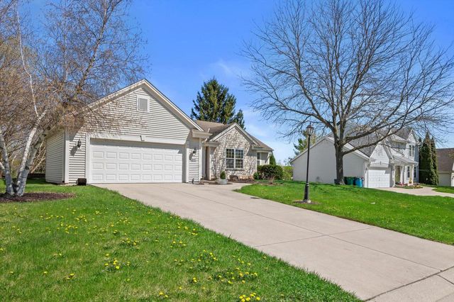 W143N9702 Amber DRIVE, Germantown, WI 53022