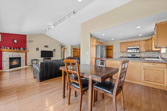 W143N9702 Amber DRIVE, Germantown, WI 53022