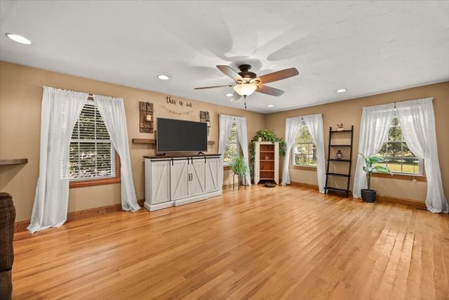 20 Worcester Street, Taunton, MA 02780