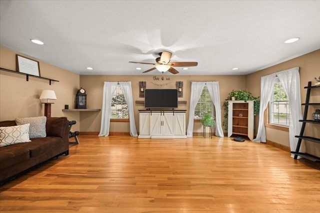 20 Worcester Street, Taunton, MA 02780