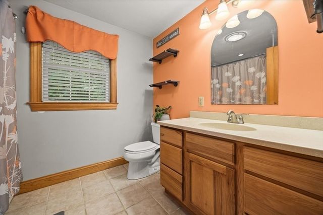 20 Worcester Street, Taunton, MA 02780