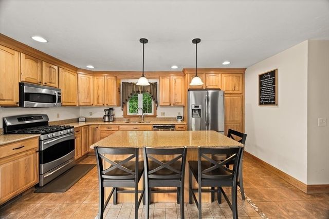 20 Worcester Street, Taunton, MA 02780
