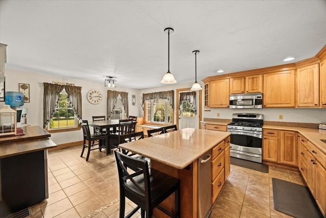 20 Worcester Street, Taunton, MA 02780