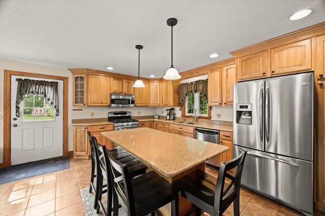 20 Worcester Street, Taunton, MA 02780