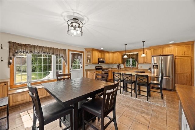 20 Worcester Street, Taunton, MA 02780