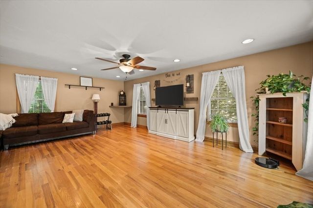 20 Worcester Street, Taunton, MA 02780